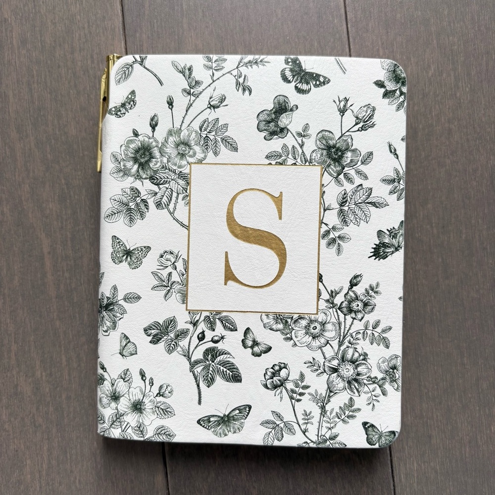 🌟 FREE W/ PURCHASE 🌟 Floral Monogrammed Journal + Pen